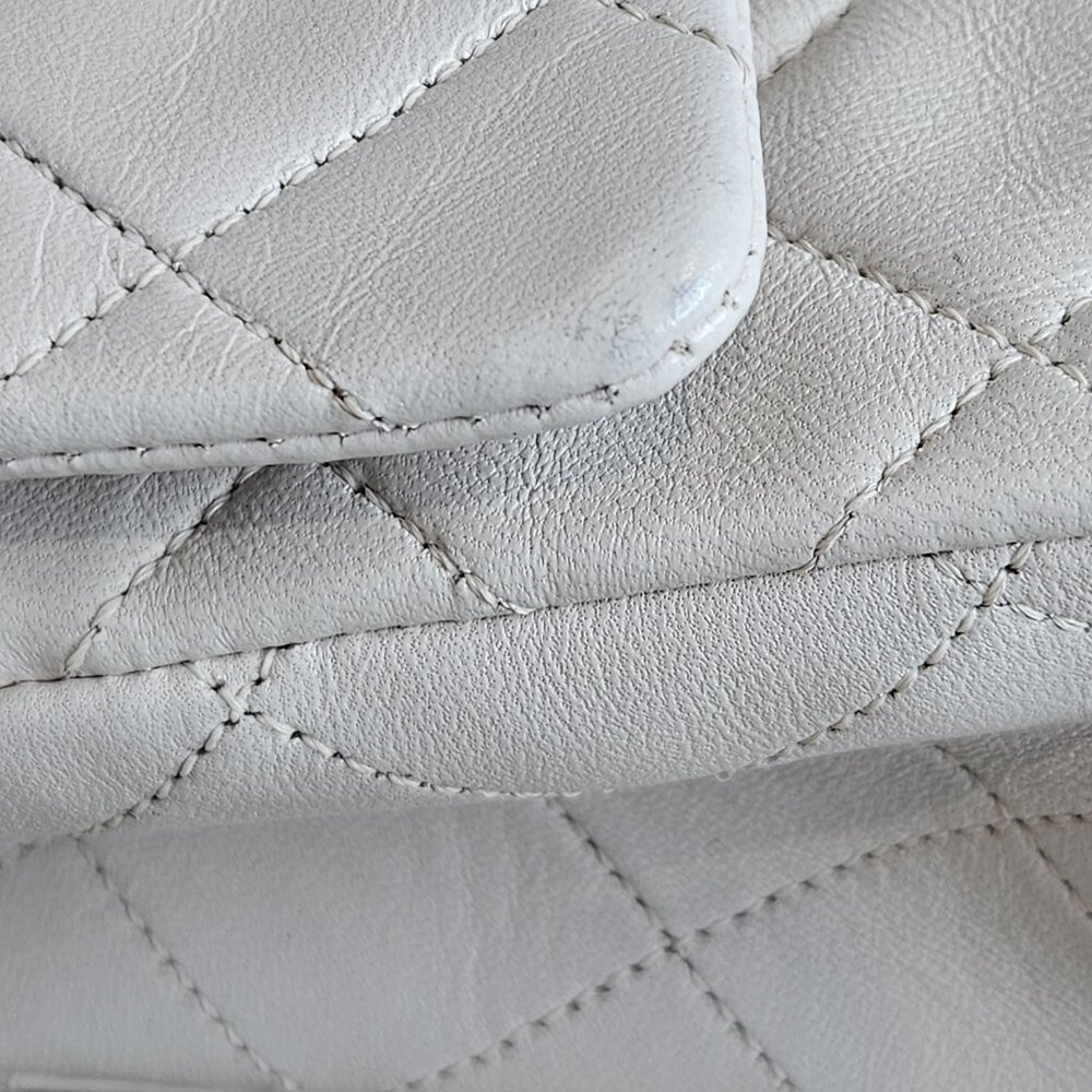 Vintage Chanel Medium 25 Classic Double Flap Lambskin Leather White and Gold - Picture 7 of 16